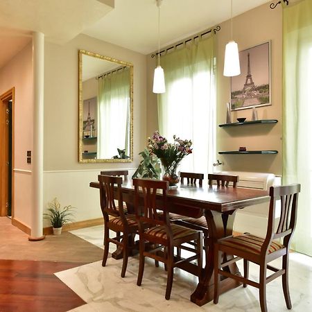 Elegant & Cozy Apartment In The Heart Of ローマ エクステリア 写真
