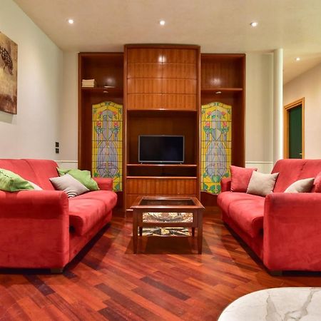 Elegant & Cozy Apartment In The Heart Of ローマ エクステリア 写真
