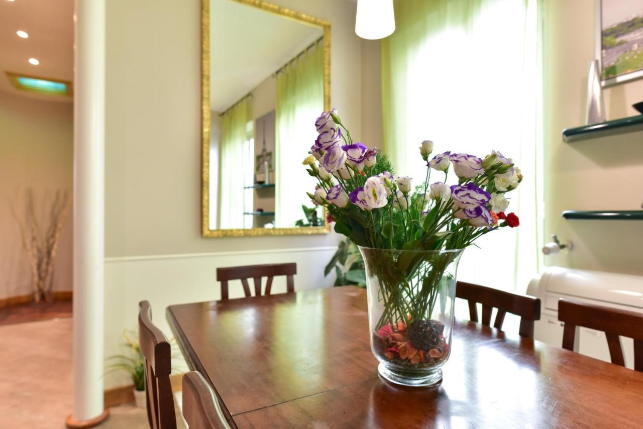 Elegant & Cozy Apartment In The Heart Of ローマ エクステリア 写真