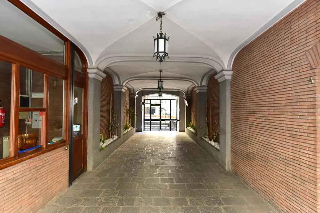 Elegant & Cozy Apartment In The Heart Of ローマ エクステリア 写真
