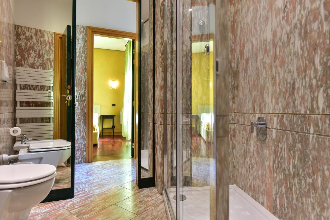 Elegant & Cozy Apartment In The Heart Of ローマ エクステリア 写真
